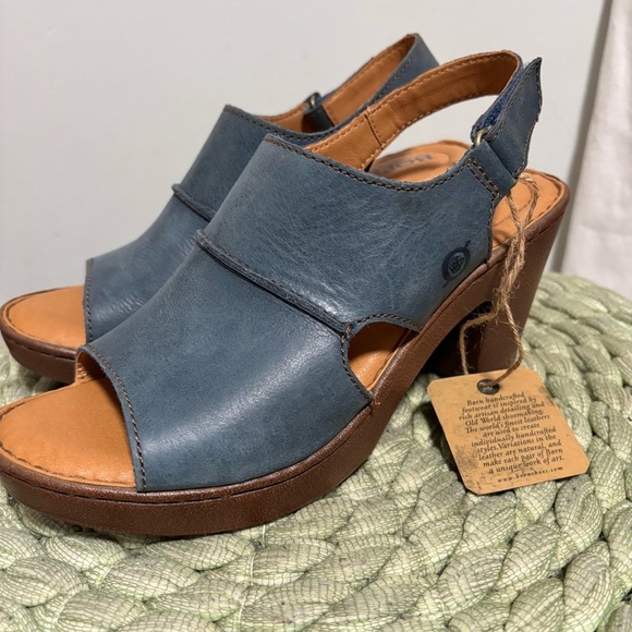Born Wekiva Blue Leather Block Heel Slingback Dress Comfort Sandals NWT - Picture 1 of 8